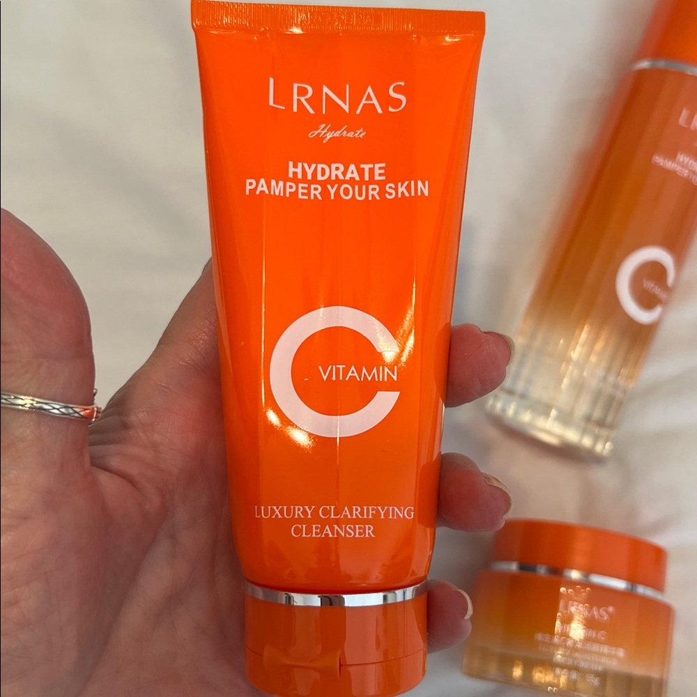 NWOT Lrnas organic Vitamin C Skincare Set with cleanser  toner serum moisturizer - Picture 4 of 14